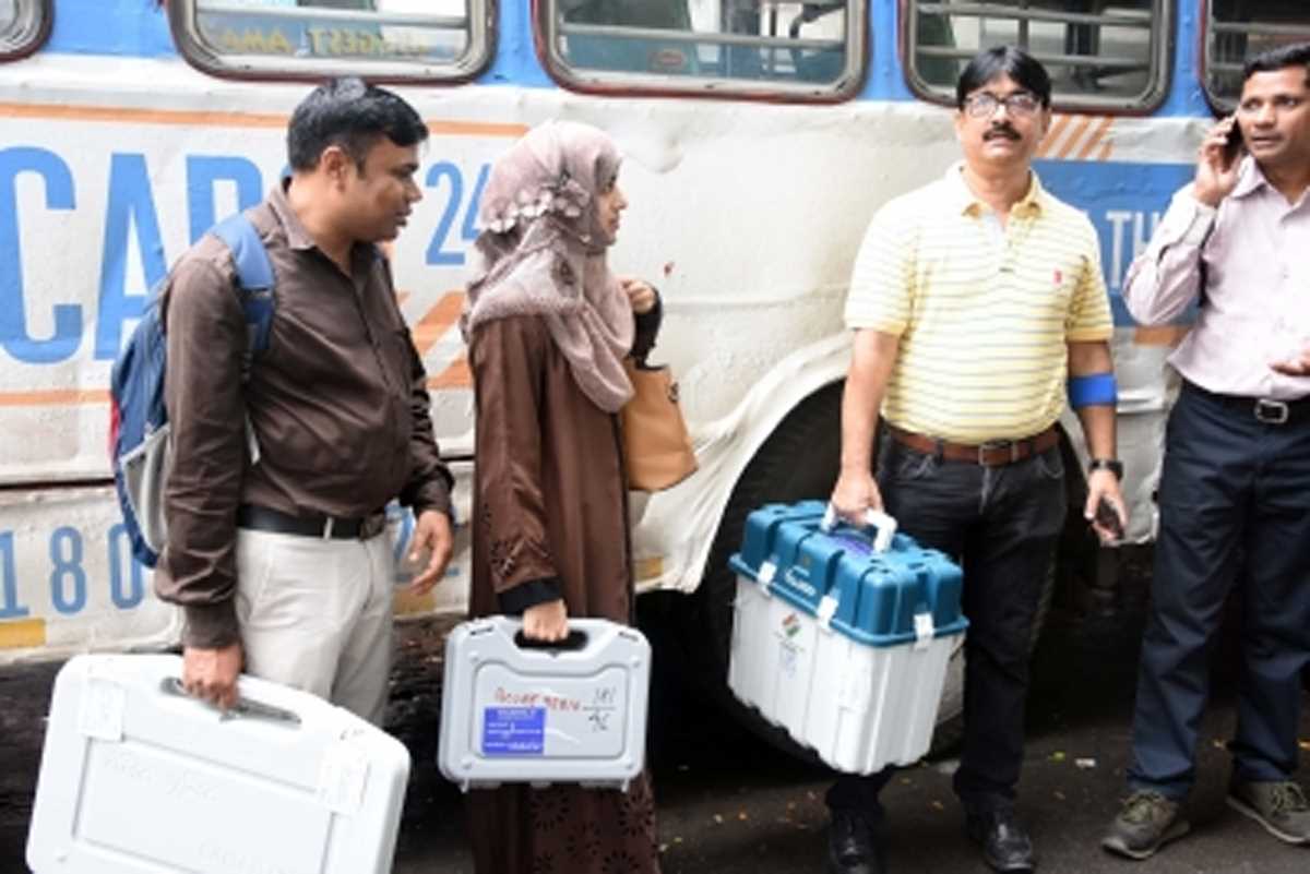 पुणे उपचुनाव : चिंचवाड़ में भाजपा आगे तो कस्बापेठ में कांग्रेस को बढ़त